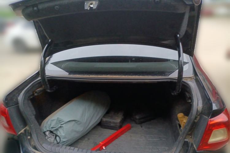 Used Volkswagen Bora 2011 1.6L Manual Comfort Version Trunk
