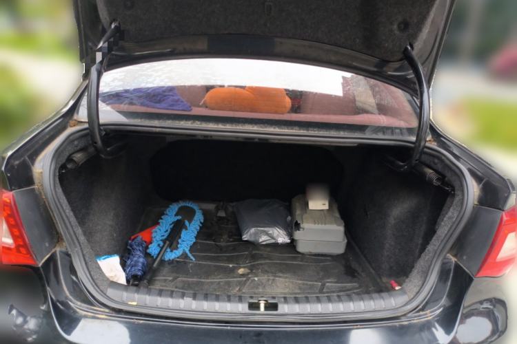 Used Volkswagen Bora 2011 1.6L Manual Fashion Edition Trunk