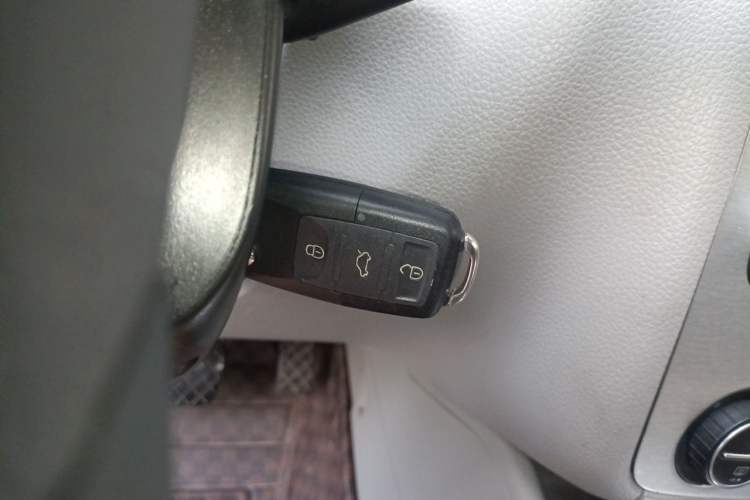 Used Volkswagen Bora 2011 1.6L Automatic Luxury Model Vehicle Key