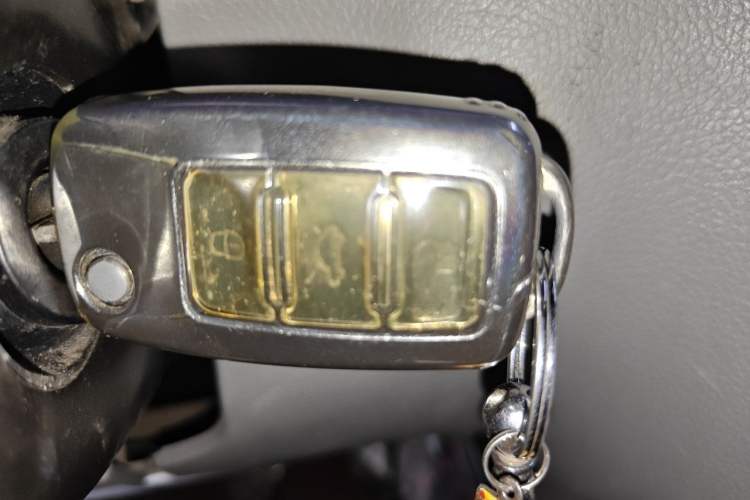 Used Volkswagen Bora 2011 1.6L Manual Fashion Edition Vehicle Key