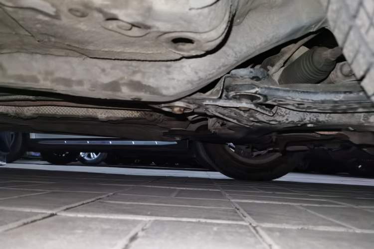 Used Volkswagen Bora 2011 1.6L Manual Fashion Edition Chassis Front Right