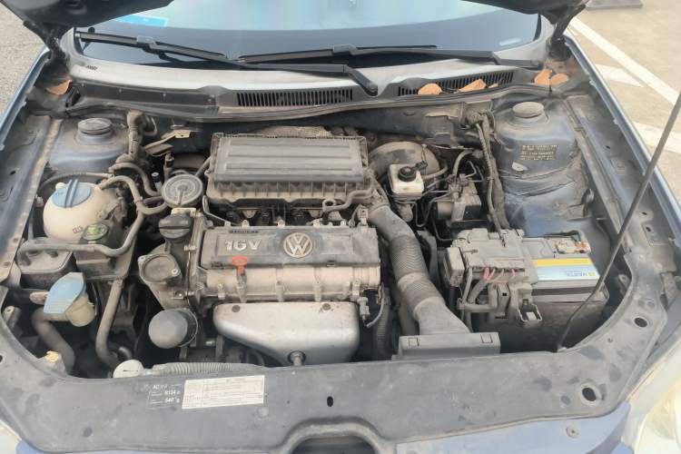 Used Volkswagen Bora 2011 1.6L Manual Comfort Version Engine Bay