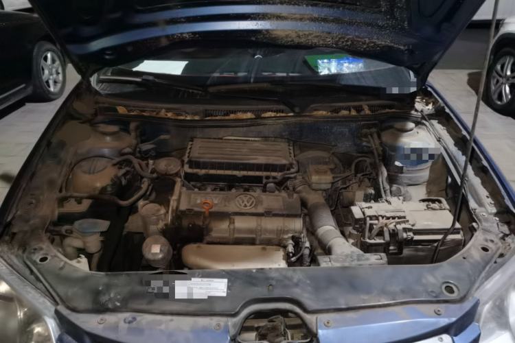 Used Volkswagen Bora 2011 1.6L Manual Fashion Edition Engine Bay