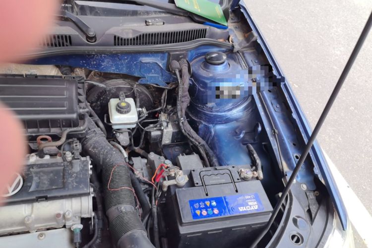 Used Volkswagen Bora 2011 1.6L Automatic Comfort Model Engine Bay Left