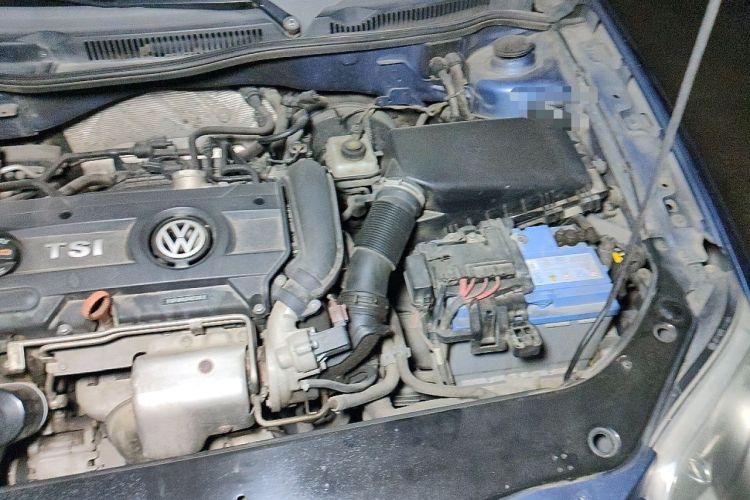 Used Volkswagen Bora 2011 1.4T Automatic Comfort Model Engine Bay Left