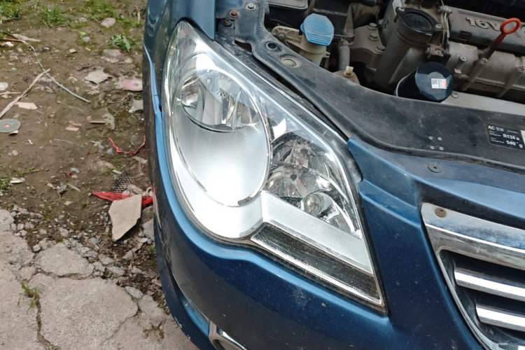 Used Volkswagen Bora 2011 1.6L Manual Fashion Edition Engine Bay Right