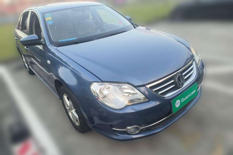 Used Volkswagen Bora 2011 1.6L Manual Comfort Version Front Right 45 Deg