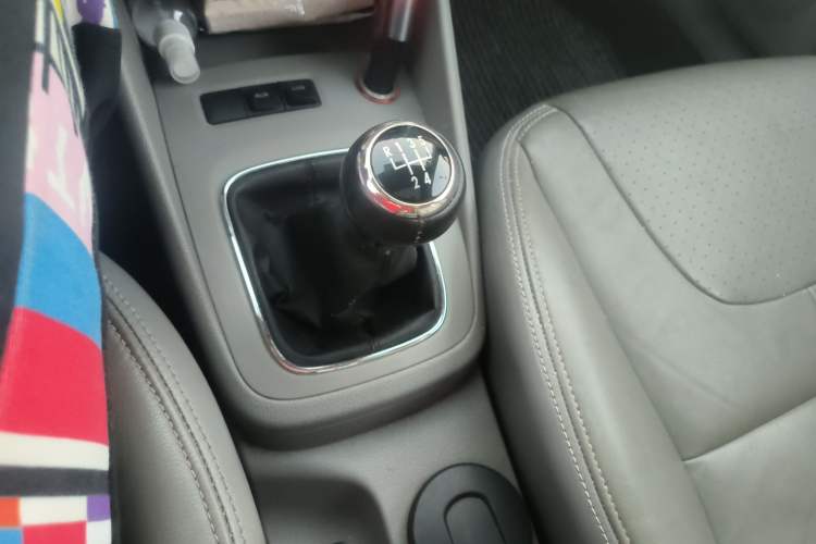 Used Volkswagen Bora 2011 1.6L Manual Comfort Version Gear Lever
