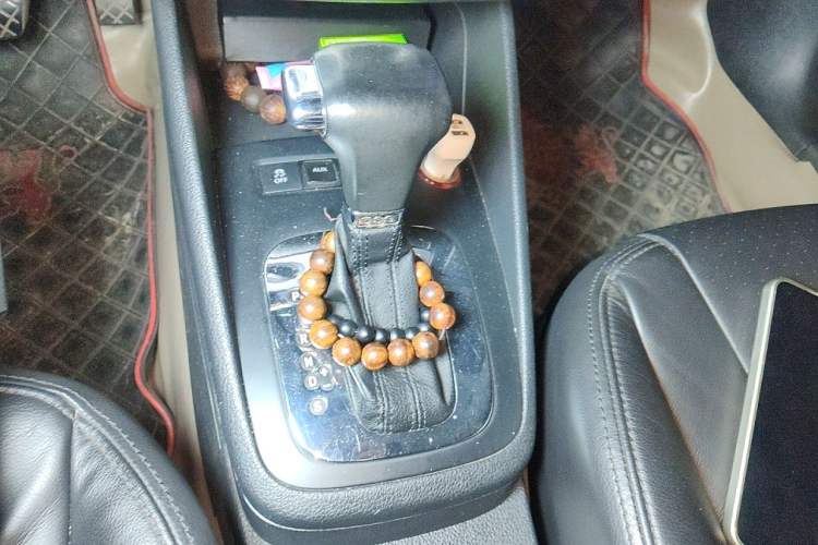 Used Volkswagen Bora 2011 1.4T Automatic Comfort Model Gear Lever