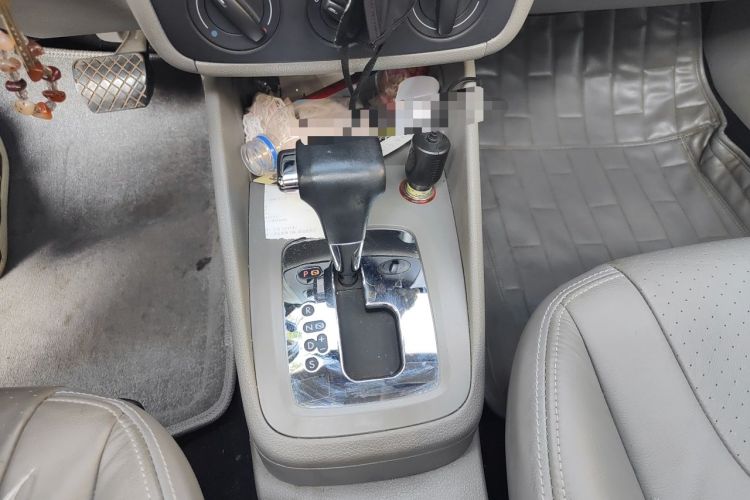 Used Volkswagen Bora 2011 1.6L Automatic Comfort Model Gear Lever