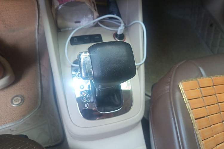 Used Volkswagen Bora 2011 1.4T Automatic Comfort Model Gear Lever