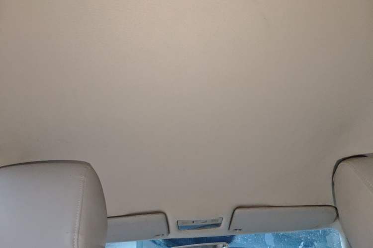 Used Volkswagen Bora 2011 1.6L Manual Fashion Edition Headliner