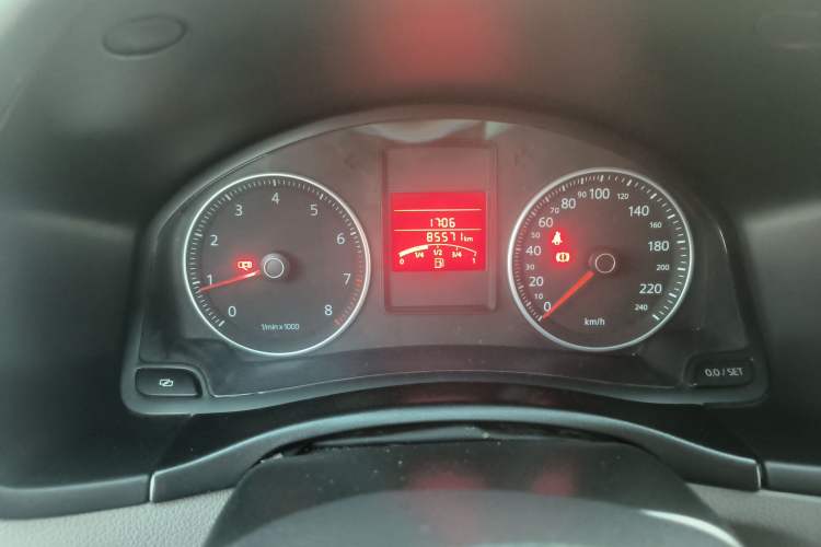Used Volkswagen Bora 2011 1.6L Manual Comfort Version Instrument Cluster