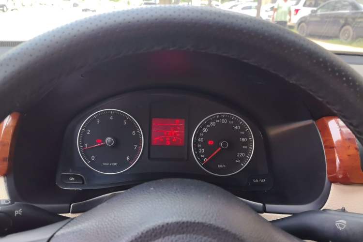 Used Volkswagen Bora 2011 1.6L Automatic Comfort Model Instrument Cluster