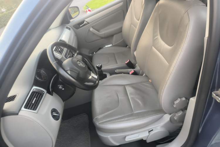 Used Volkswagen Bora 2011 1.6L Manual Comfort Version Left Front Seat