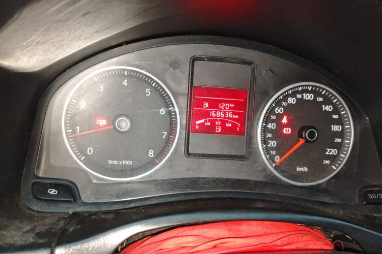 Used Volkswagen Bora 2011 1.6L Manual Fashion Edition Odometer Close Up