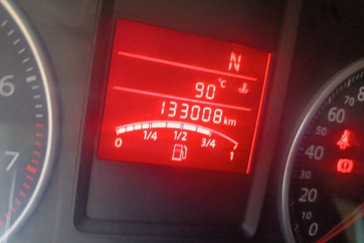 Used Volkswagen Bora 2011 1.4T Automatic Comfort Model Odometer Close Up