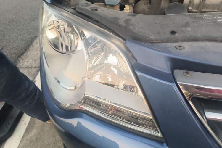 Used Volkswagen Bora 2011 1.6L Manual Comfort Version Right Front Headlight