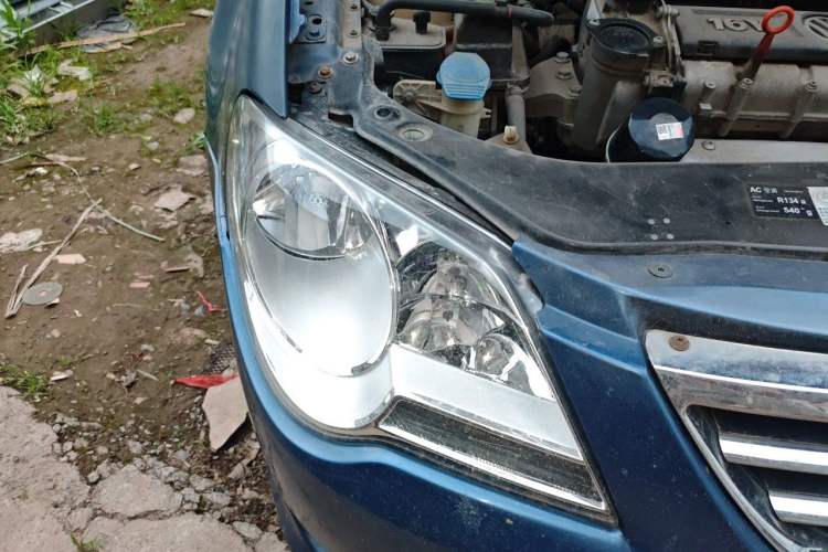 Used Volkswagen Bora 2011 1.6L Manual Fashion Edition Right Front Headlight
