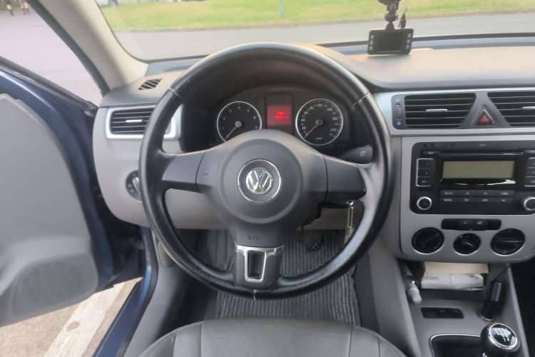 Used Volkswagen Bora 2011 1.6L Manual Comfort Version Steering Wheel