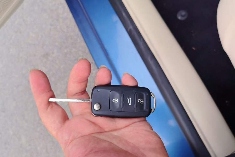 Used Volkswagen Bora 2011 1.6L Automatic Comfort Model Vehicle Key