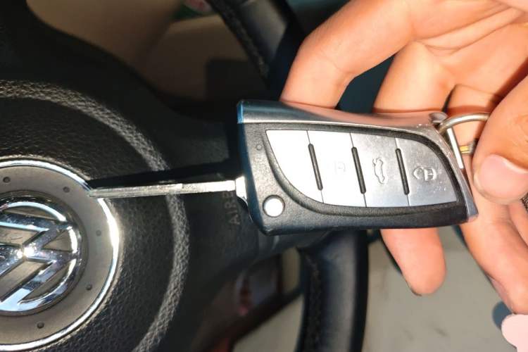 Used Volkswagen Bora 2011 1.6L Manual Fashion Edition Vehicle Key