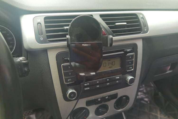Used Volkswagen Bora 2011 1.4T Automatic Comfort Model Audio And AC Panel