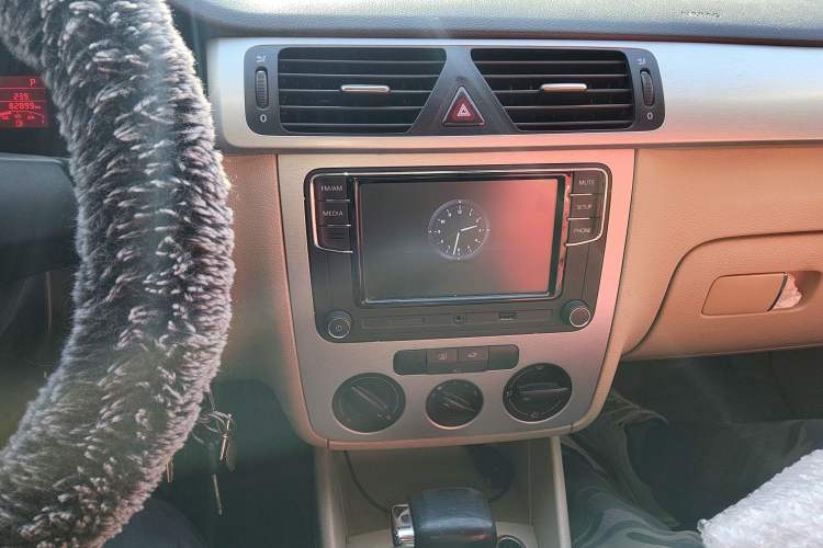 Used Volkswagen Bora 2011 1.4T Automatic Comfort Model Audio And AC Panel