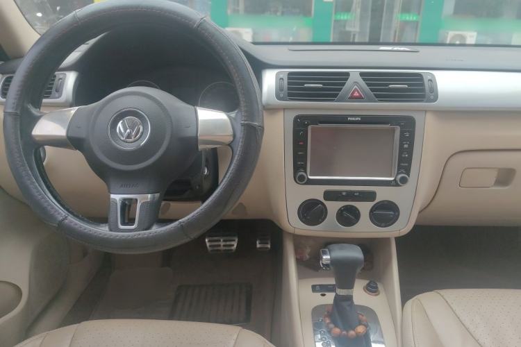 Used Volkswagen Bora 2011 1.4T Automatic Comfort Model Center Console