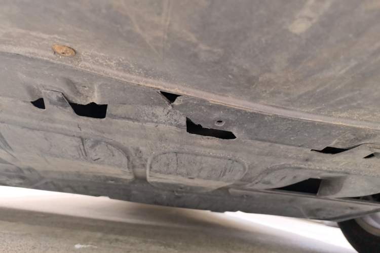Used Volkswagen Bora 2011 1.6L Automatic Comfort Model Chassis Front