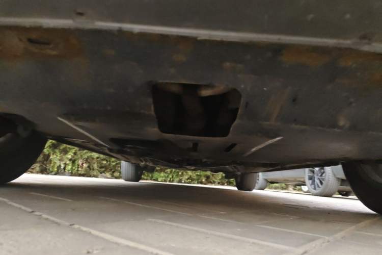Used Volkswagen Bora 2011 1.6L Manual Comfort Version Chassis Front