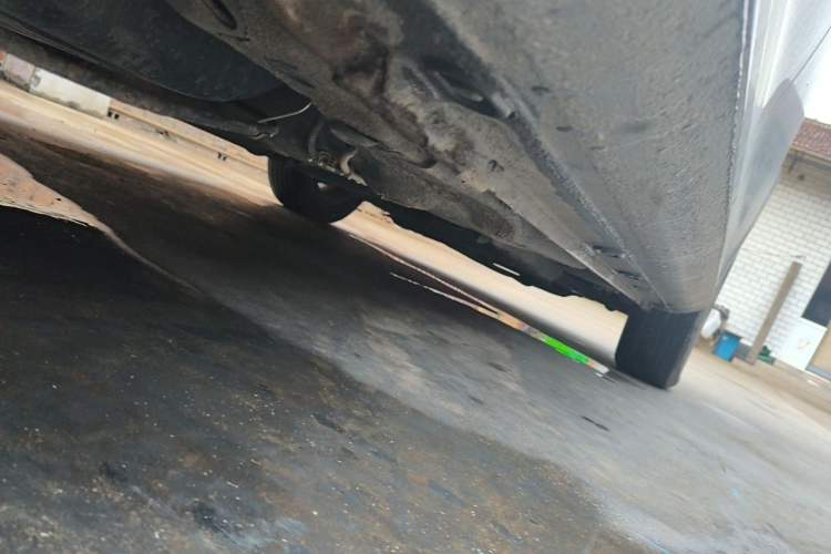 Used Volkswagen Bora 2011 1.6L Manual Comfort Version Chassis Rear Right