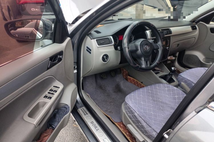 Used Volkswagen Bora 2011 1.6L Manual Fashion Edition Driver Seat