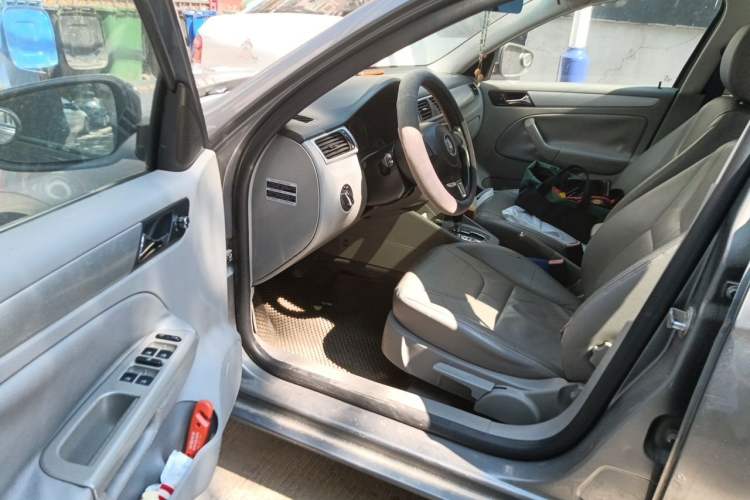 Used Volkswagen Bora 2011 1.6L Automatic Comfort Model Driver Seat