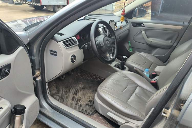 Used Volkswagen Bora 2011 1.6L Manual Comfort Version Driver Seat