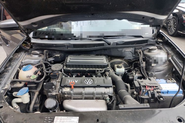 Used Volkswagen Bora 2011 1.6L Manual Fashion Edition Engine Bay
