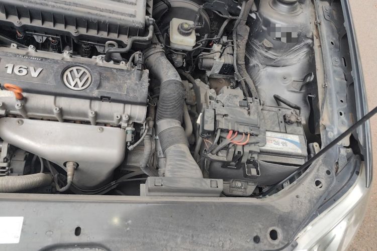 Used Volkswagen Bora 2011 1.6L Automatic Fashion Edition Engine Bay Left