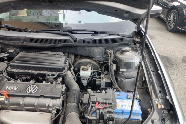 Used Volkswagen Bora 2011 1.6L Manual Fashion Edition Engine Bay Left