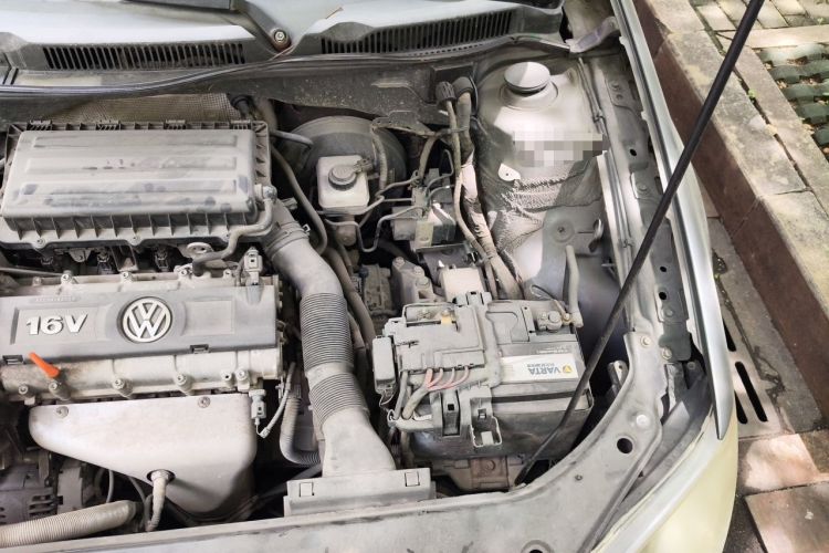 Used Volkswagen Bora 2011 1.6L Automatic Fashion Edition Engine Bay Left