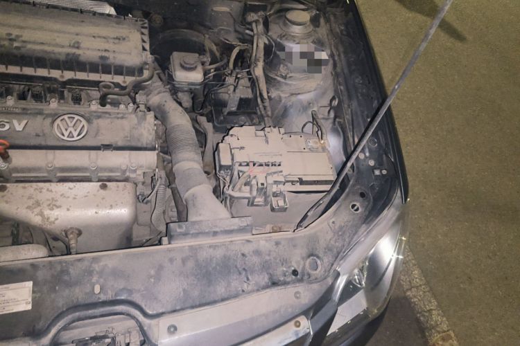 Used Volkswagen Bora 2011 1.6L Manual Fashion Edition Engine Bay Left