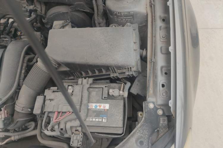 Used Volkswagen Bora 2011 1.4T Automatic Comfort Model Engine Bay Left