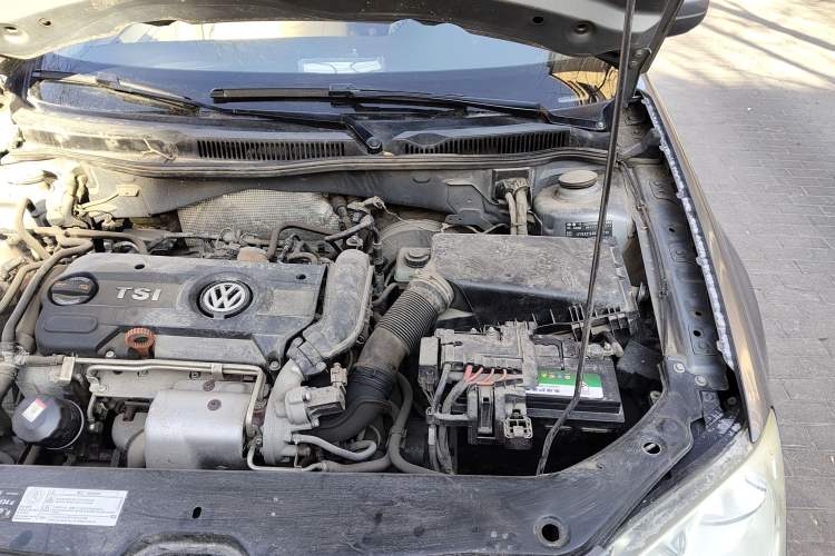 Used Volkswagen Bora 2011 1.4T Automatic Comfort Model Engine Bay Left