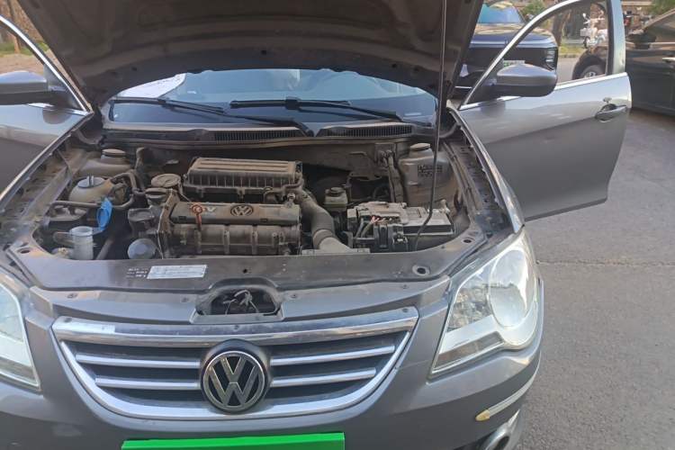 Used Volkswagen Bora 2011 1.6L Manual Fashion Edition Engine Bay Left