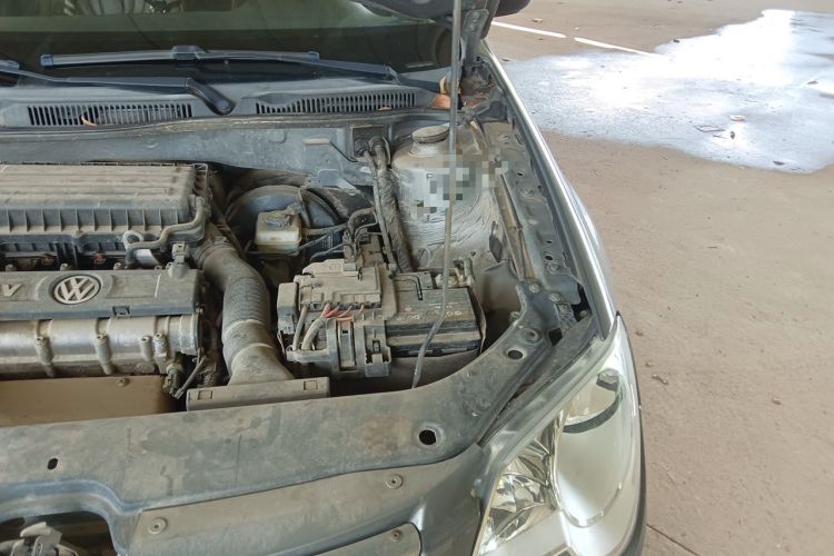 Used Volkswagen Bora 2011 1.6L Manual Fashion Edition Engine Bay Left