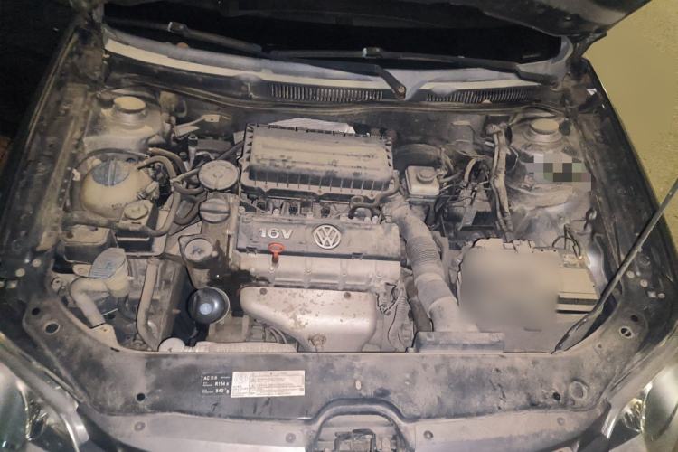 Used Volkswagen Bora 2011 1.6L Manual Fashion Edition Engine Bay