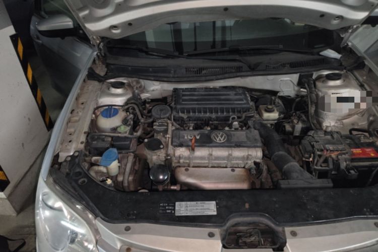 Used Volkswagen Bora 2011 1.6L Automatic Fashion Edition Engine Bay Right