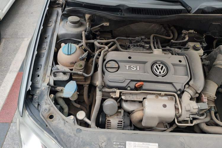 Used Volkswagen Bora 2011 1.4T Automatic Comfort Model Engine Bay Right