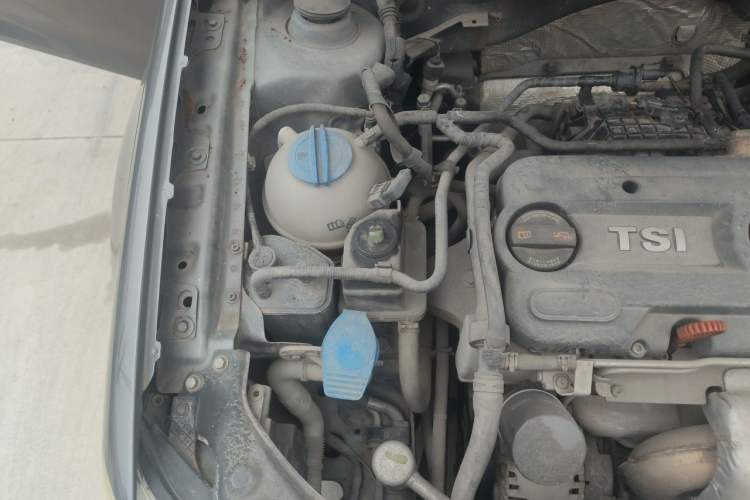 Used Volkswagen Bora 2011 1.4T Automatic Comfort Model Engine Bay Right