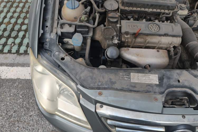 Used Volkswagen Bora 2011 1.6L Automatic Luxury Model Engine Bay Right