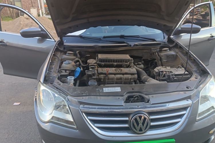 Used Volkswagen Bora 2011 1.6L Manual Fashion Edition Engine Bay Right